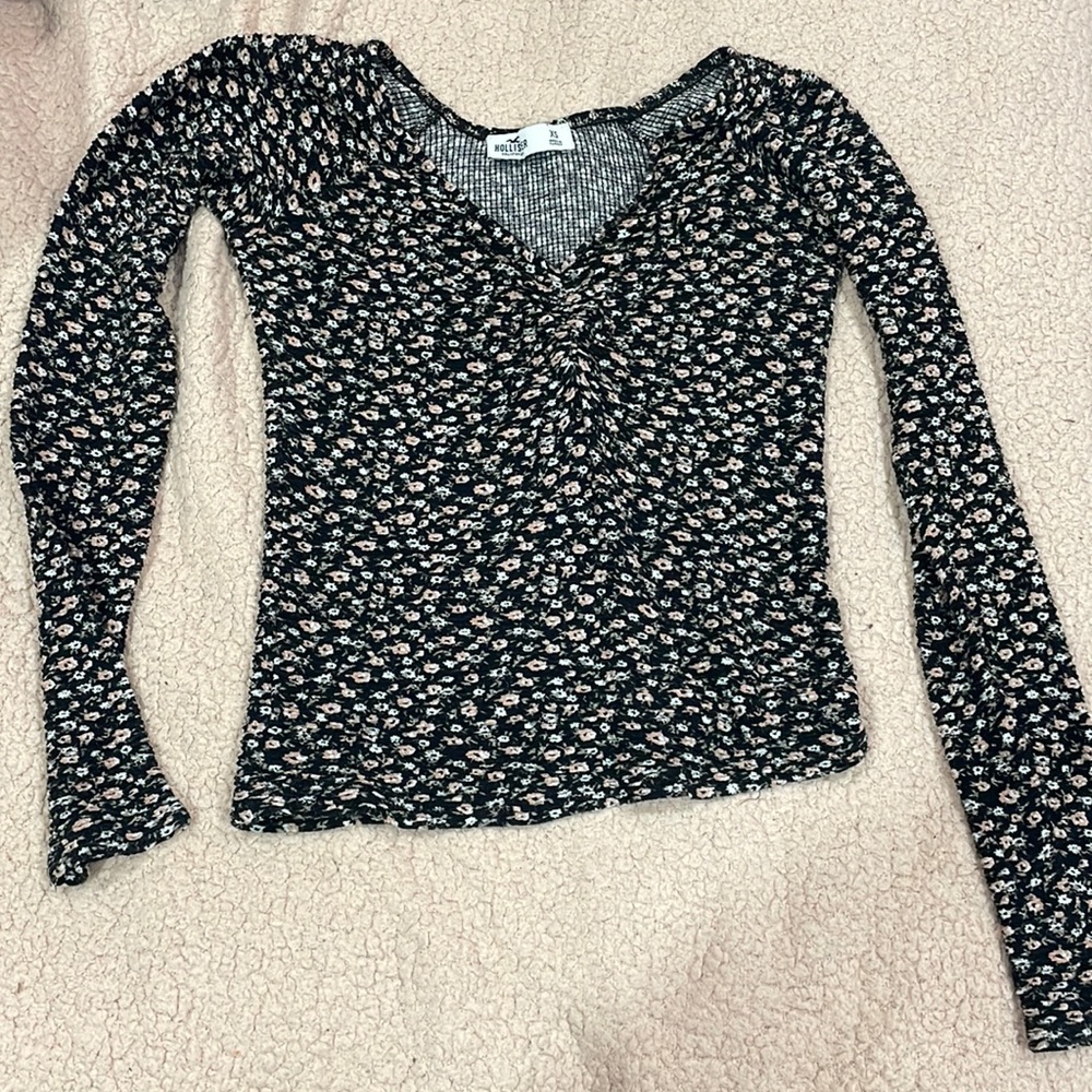 hollister skin tight shirt